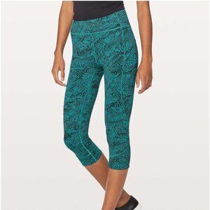Lululemon In Movement Crop Everlux 19" Kitakami Spirit Green Black Size 6